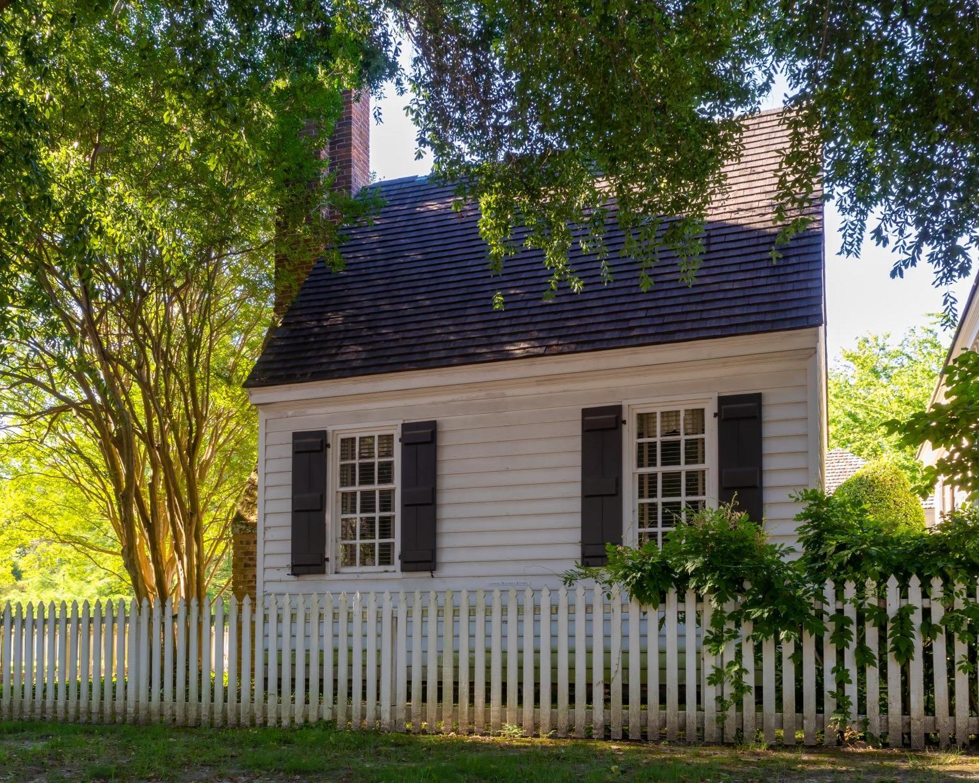 Colonial Houses, An Official Colonial